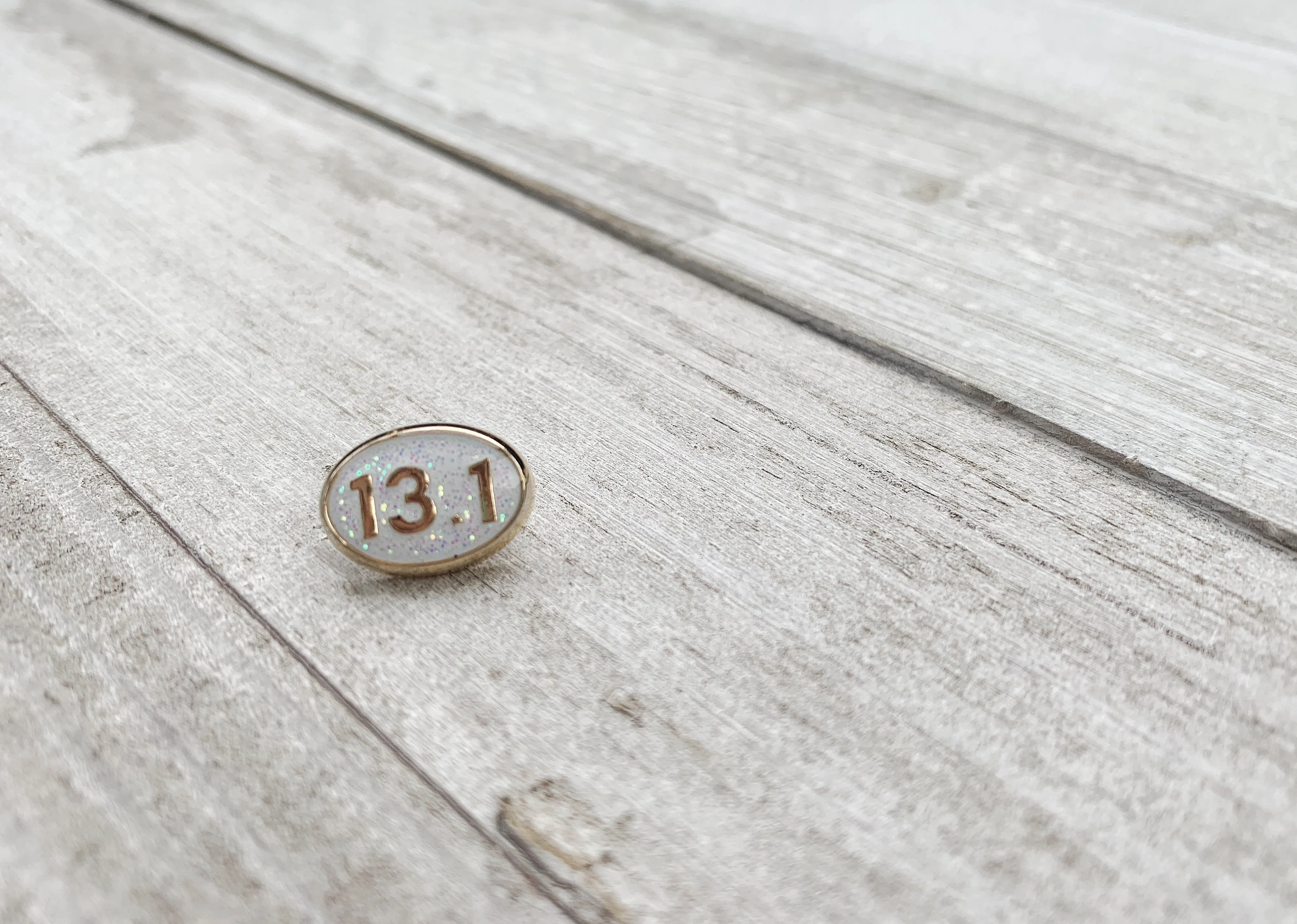 13.1 Unicorn glitter BAND BUTTON™