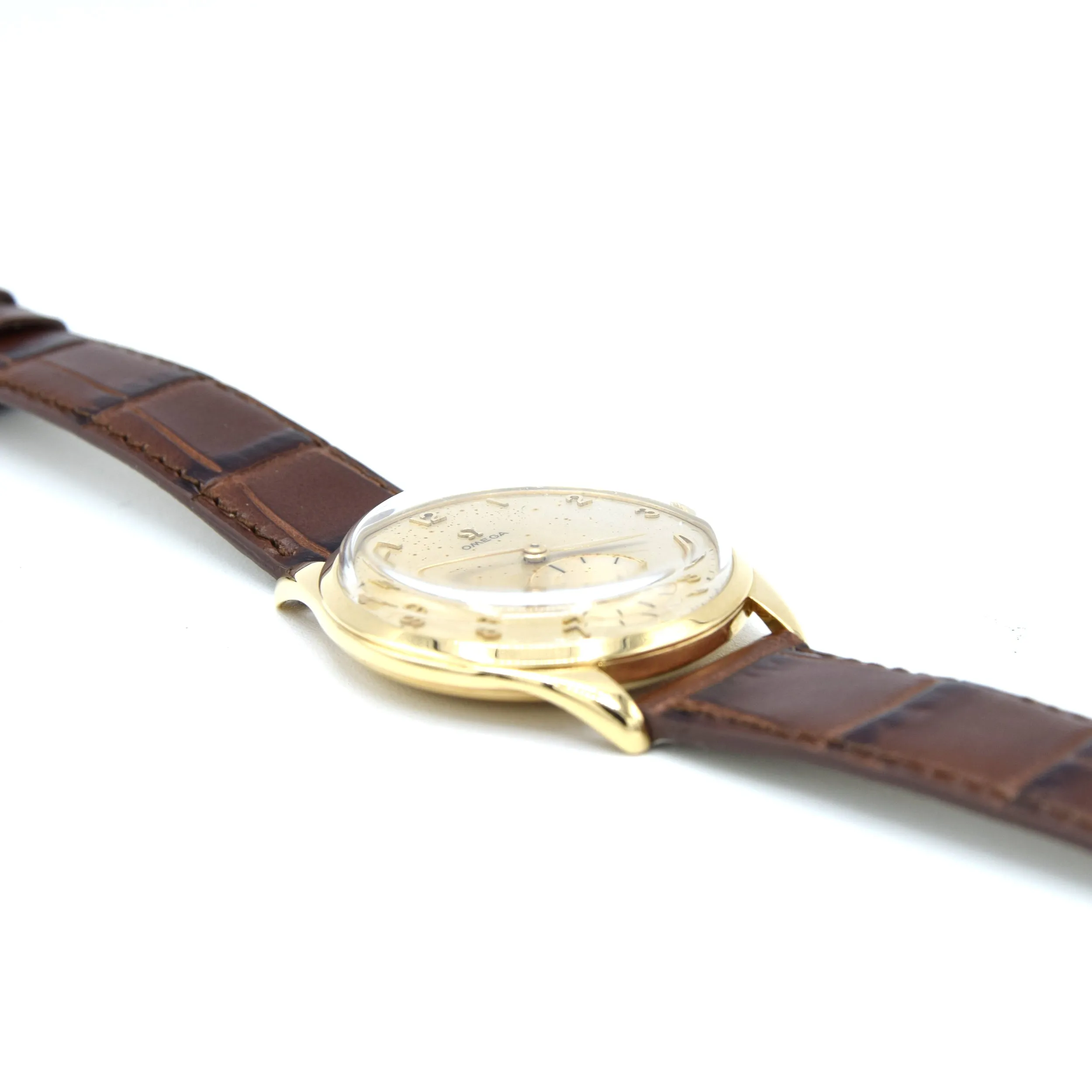 1950 Jumbo Omega with Sub Seconds Arabic numerals Model 2620 in solid 18ct yellow Gold Case