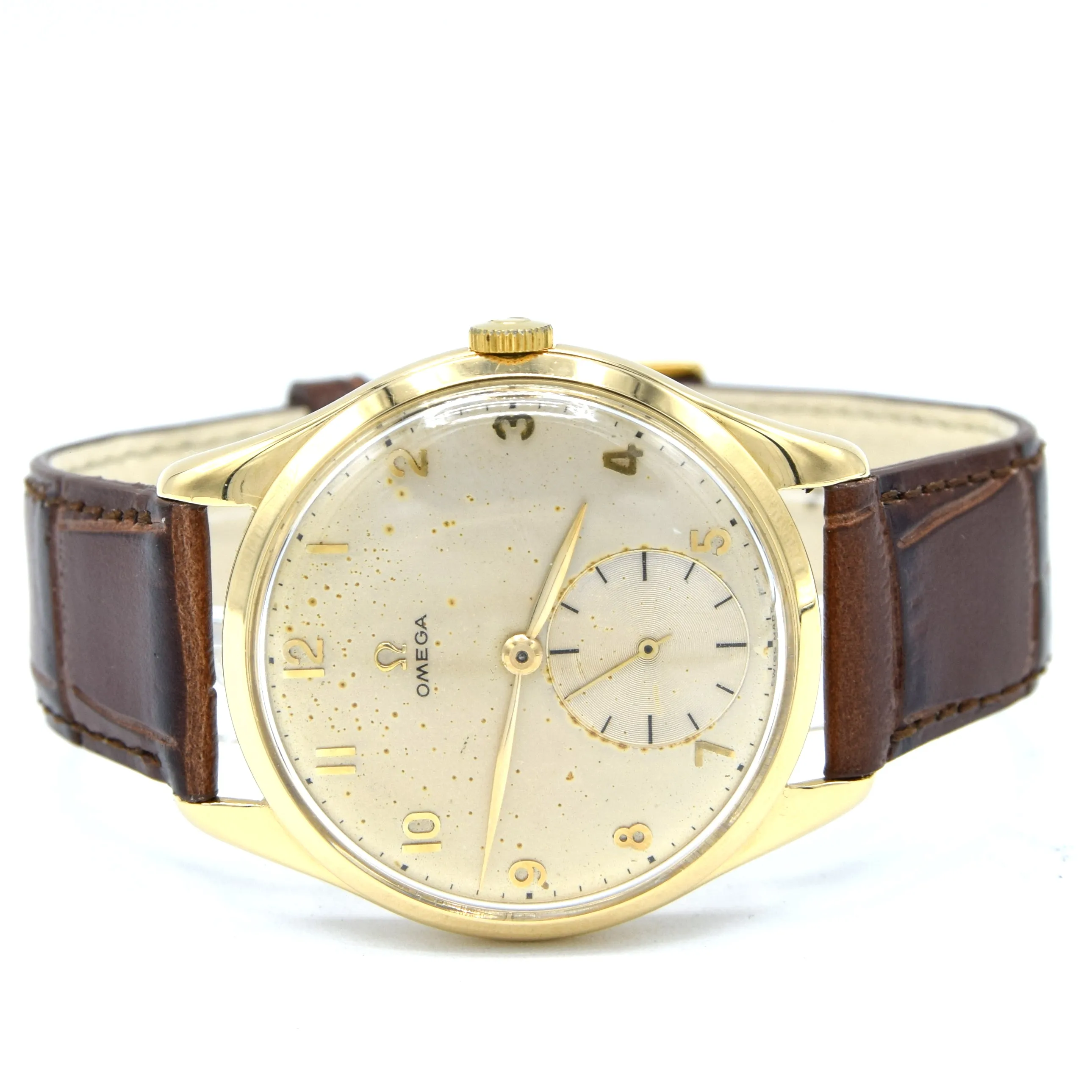 1950 Jumbo Omega with Sub Seconds Arabic numerals Model 2620 in solid 18ct yellow Gold Case