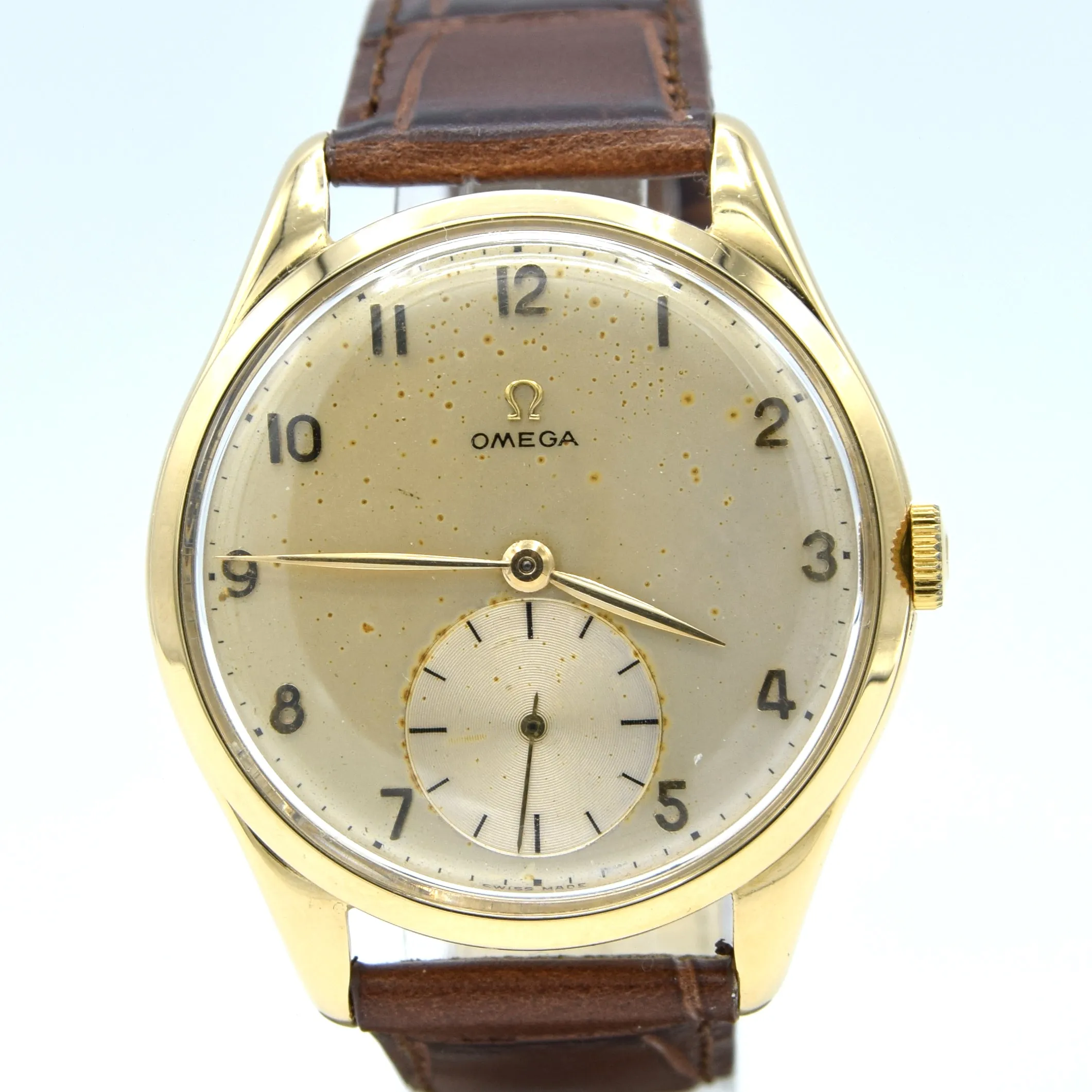 1950 Jumbo Omega with Sub Seconds Arabic numerals Model 2620 in solid 18ct yellow Gold Case