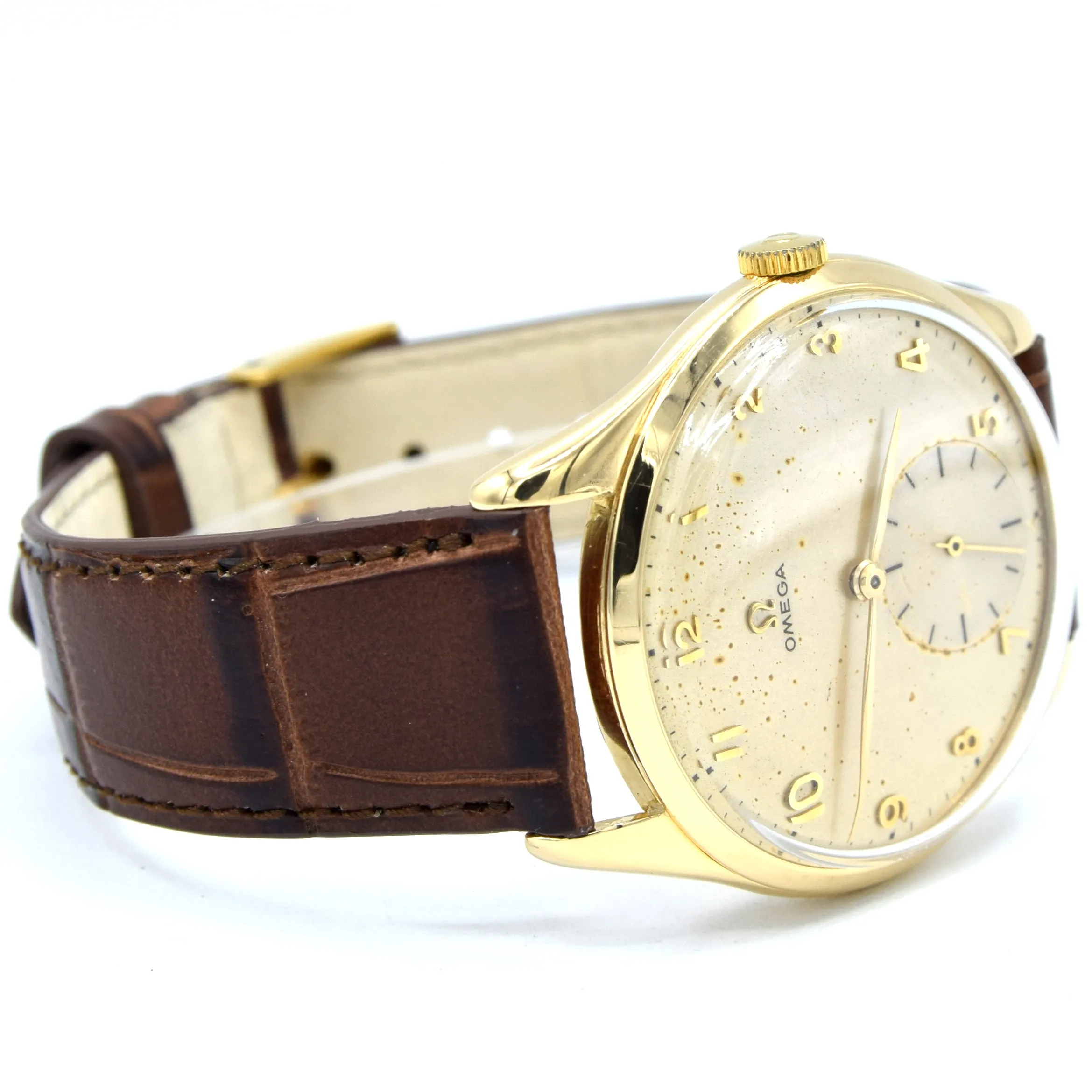 1950 Jumbo Omega with Sub Seconds Arabic numerals Model 2620 in solid 18ct yellow Gold Case