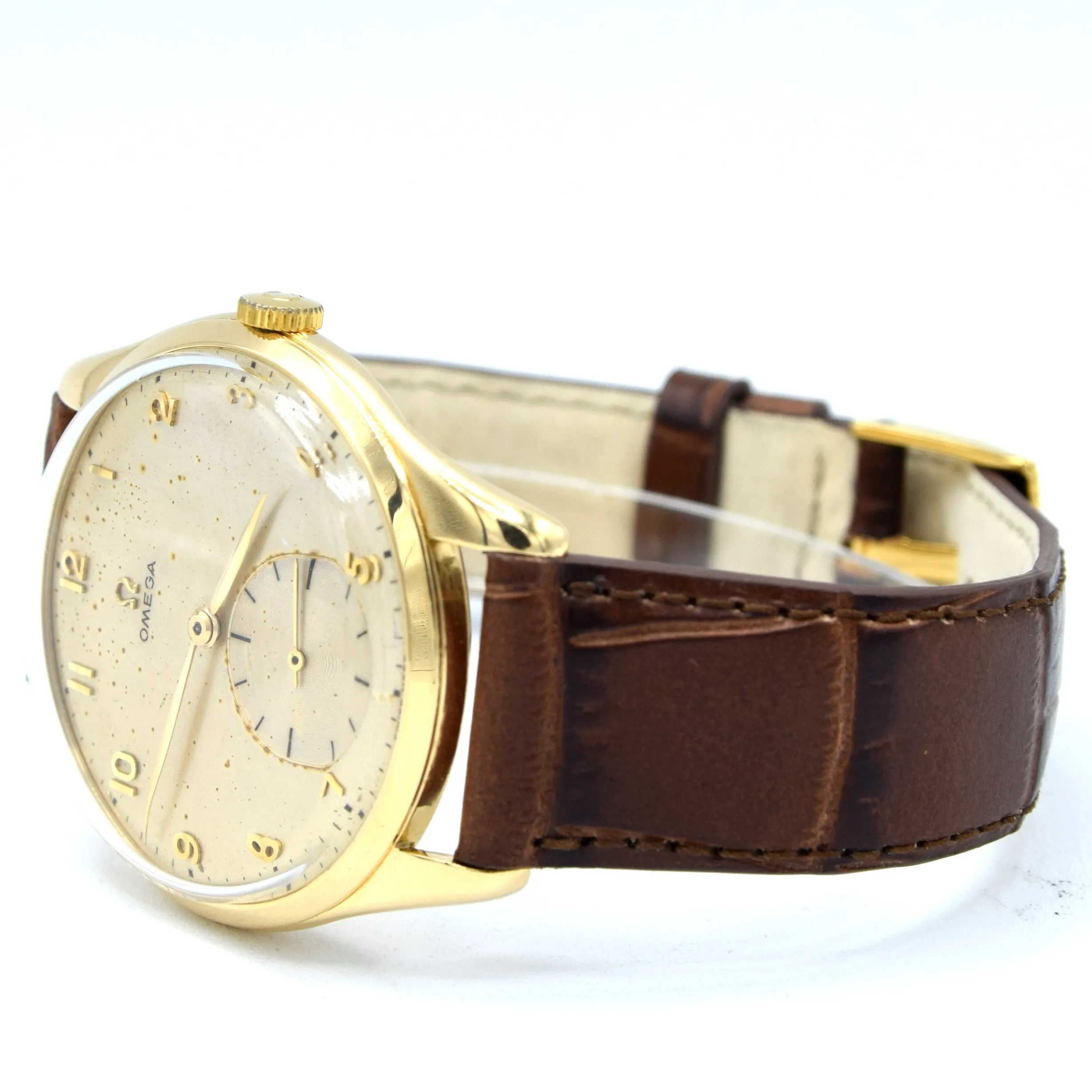 1950 Jumbo Omega with Sub Seconds Arabic numerals Model 2620 in solid 18ct yellow Gold Case
