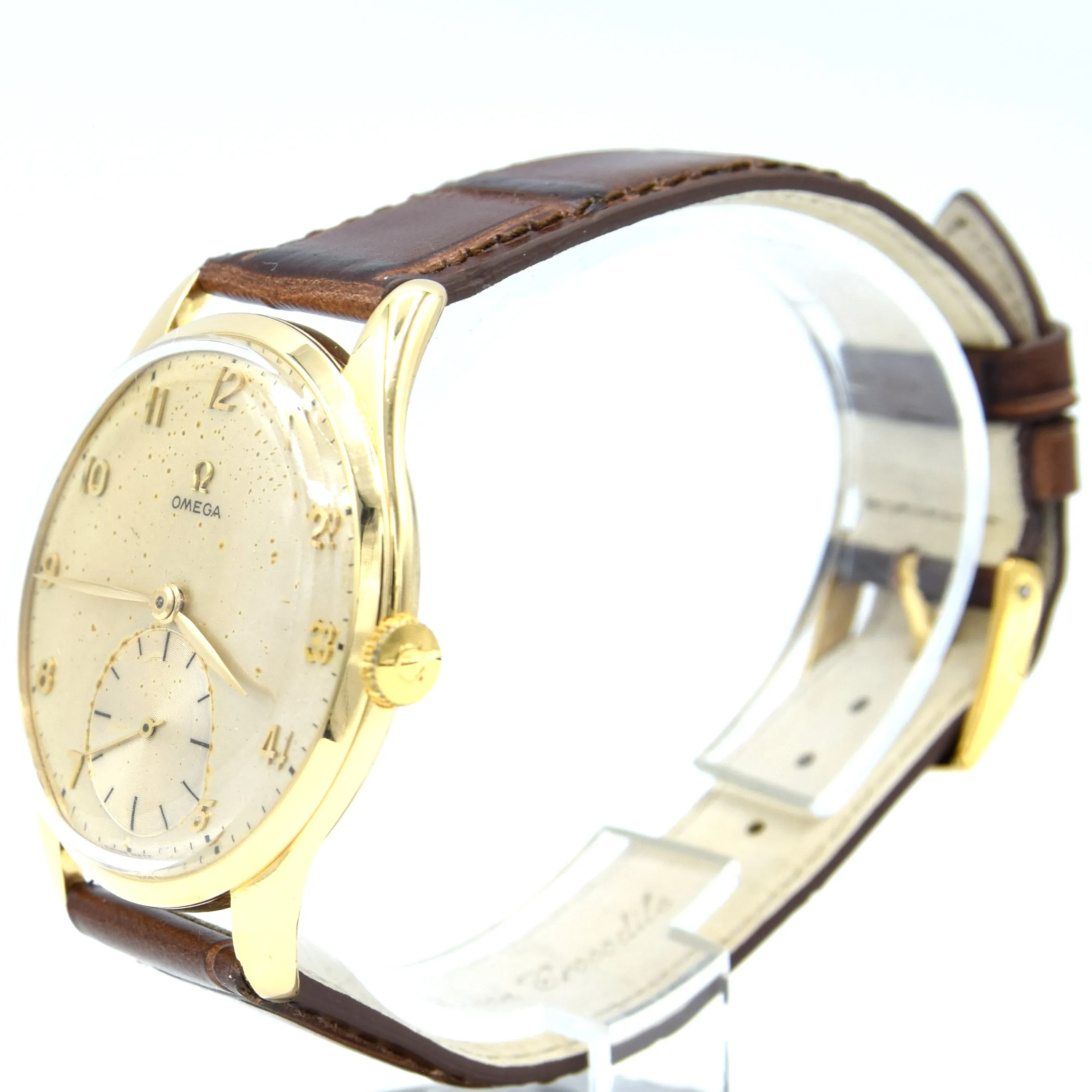 1950 Jumbo Omega with Sub Seconds Arabic numerals Model 2620 in solid 18ct yellow Gold Case