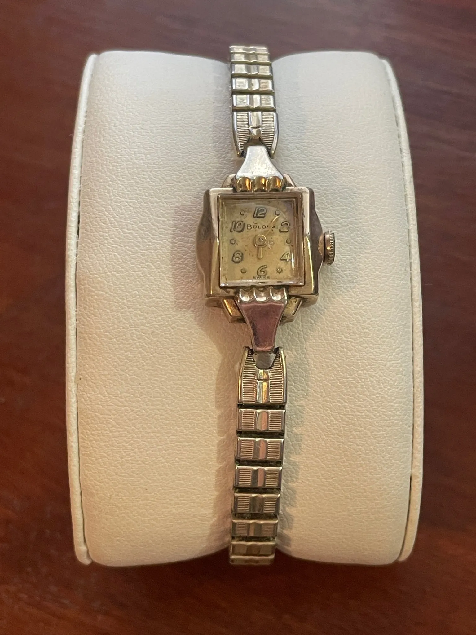 Vintage 10k Yellow Rold Gold Bulova Ladies Wristwatch