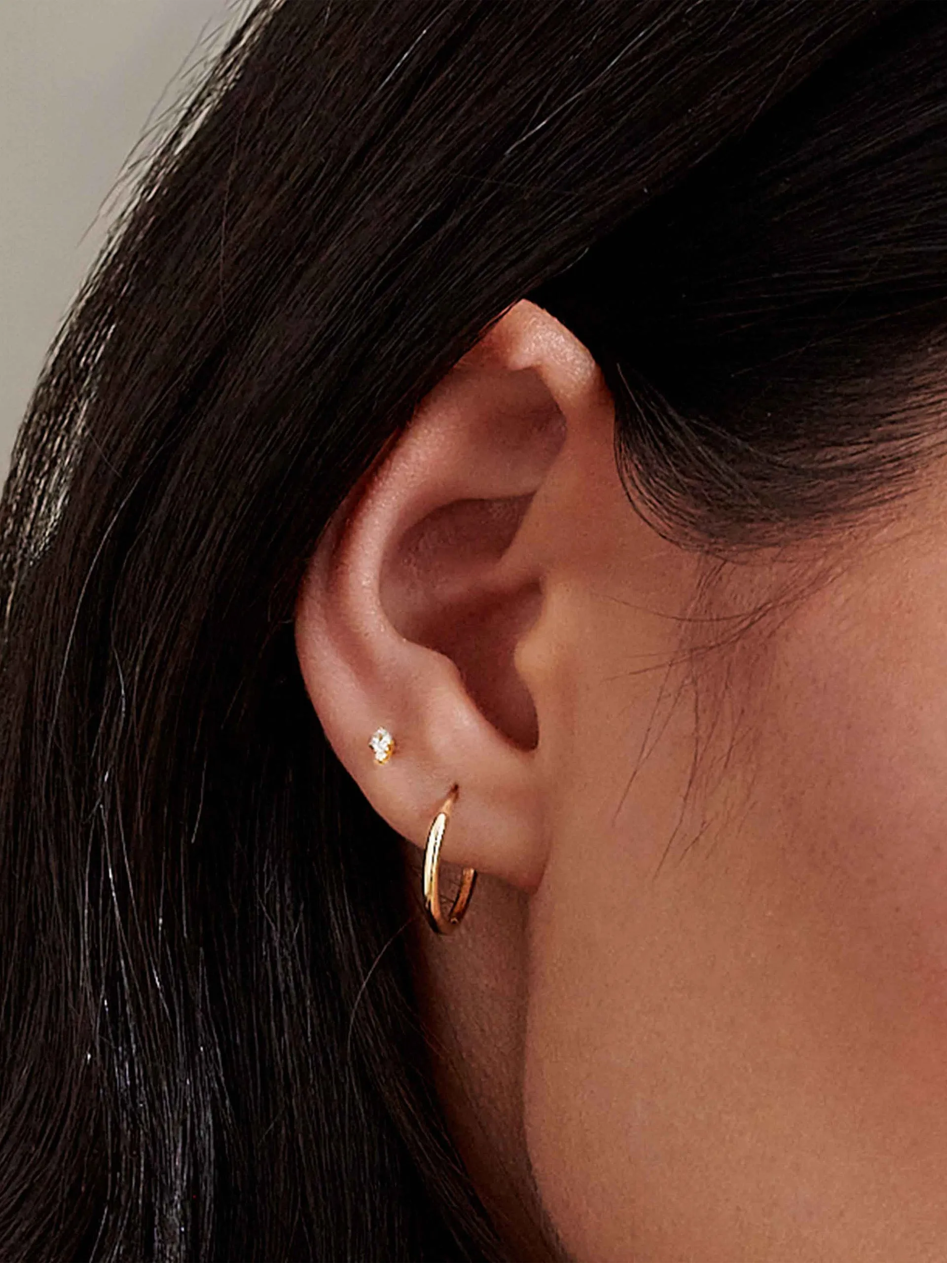 White gold medium classic hoop earrings